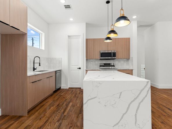 3405 Baer Street, Houston TX 77020