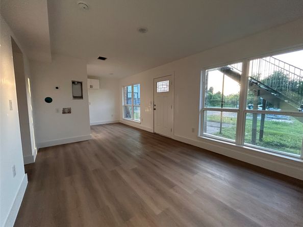 2607 live oak st, Houston TX 77004