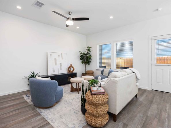 7709 Inwood Hills Lane, Houston TX 77088