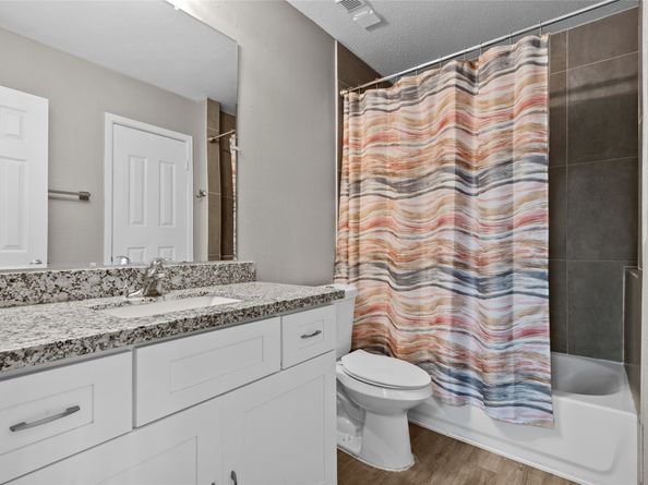 17202 Imperial Valley Drive 34, Houston TX 77060