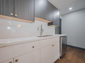 6058 Lyndhurst Drive, Houston TX 77033