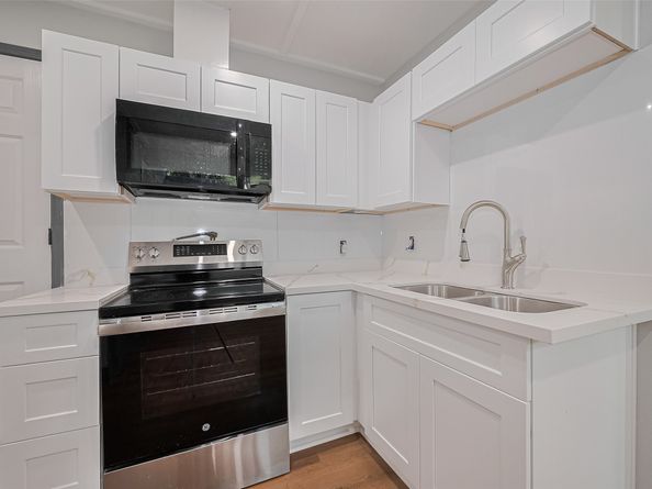 6058 Lyndhurst Drive, Houston TX 77033