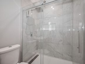 6058 Lyndhurst Drive, Houston TX 77033