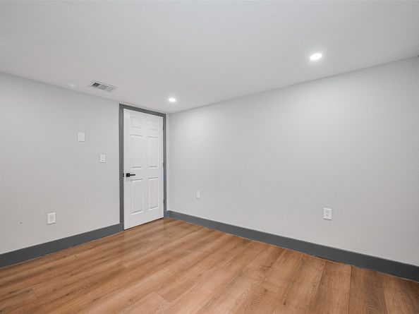 6058 Lyndhurst Drive, Houston TX 77033