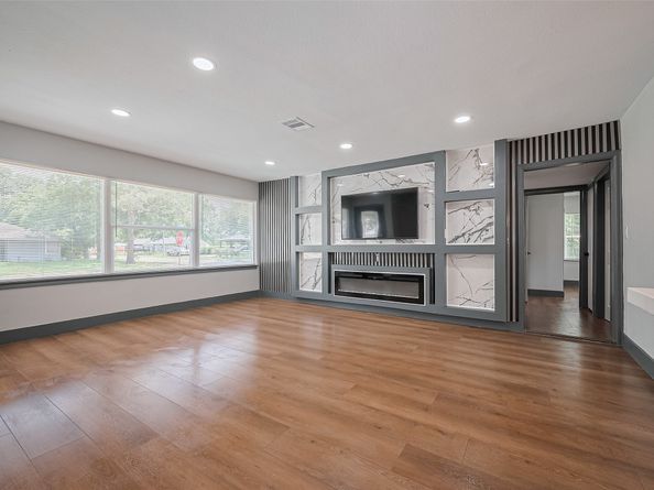 6058 Lyndhurst Drive, Houston TX 77033