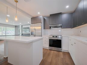 6058 Lyndhurst Drive, Houston TX 77033