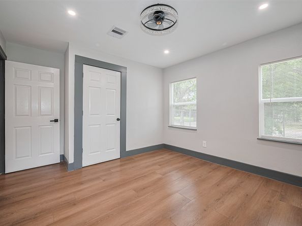 6058 Lyndhurst Drive, Houston TX 77033