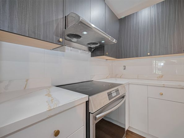 6058 Lyndhurst Drive, Houston TX 77033