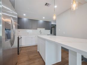 6058 Lyndhurst Drive, Houston TX 77033