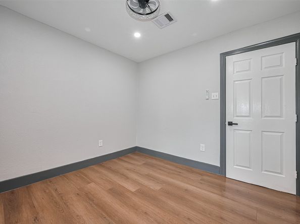 6058 Lyndhurst Drive, Houston TX 77033