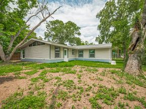 6058 Lyndhurst Drive, Houston TX 77033