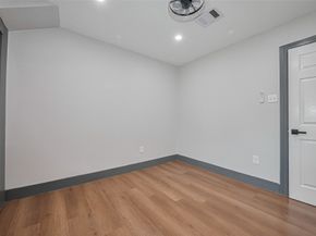 6058 Lyndhurst Drive, Houston TX 77033