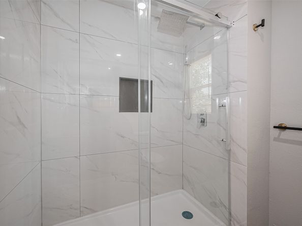 6058 Lyndhurst Drive, Houston TX 77033