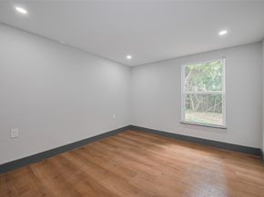 6058 Lyndhurst Drive, Houston TX 77033