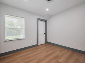 6058 Lyndhurst Drive, Houston TX 77033