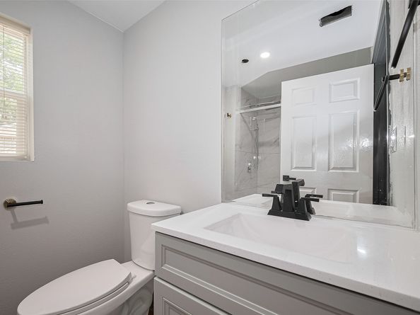 6058 Lyndhurst Drive, Houston TX 77033