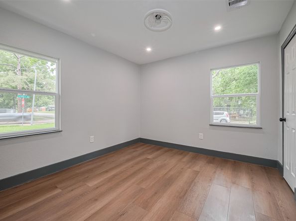 6058 Lyndhurst Drive, Houston TX 77033