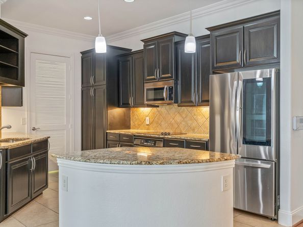 2120 KIPLING Street 301, Houston TX 77098