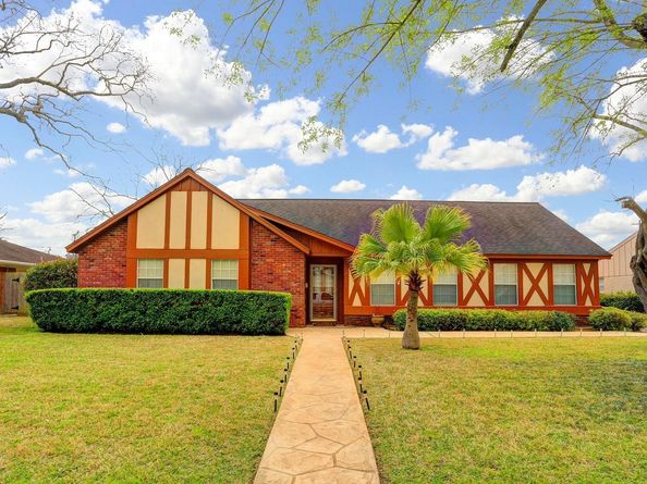 5711 Hummingbird Street, Houston TX 77096