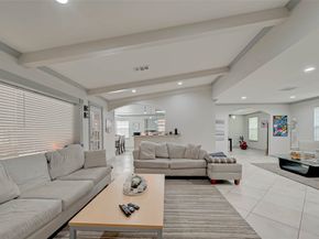 5711 Hummingbird Street, Houston TX 77096