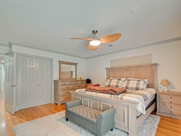 5711 Hummingbird Street, Houston TX 77096