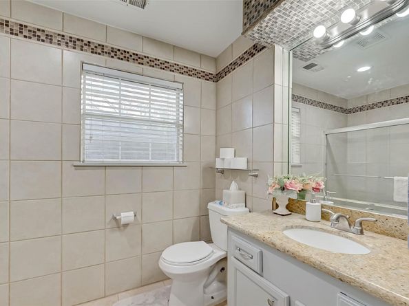 5711 Hummingbird Street, Houston TX 77096
