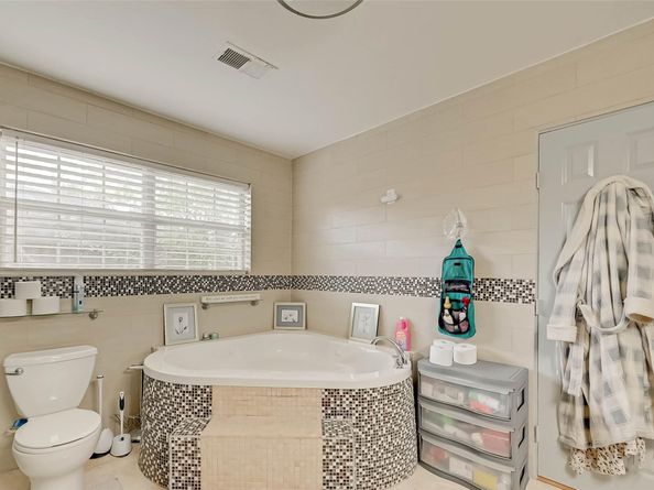 5711 Hummingbird Street, Houston TX 77096