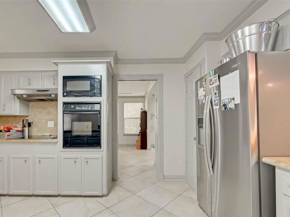 5711 Hummingbird Street, Houston TX 77096