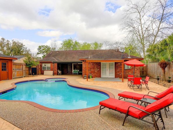 5711 Hummingbird Street, Houston TX 77096