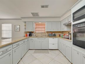 5711 Hummingbird Street, Houston TX 77096