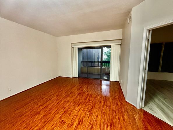 2213 S Braeswood Boulevard 13A, Houston TX 77030