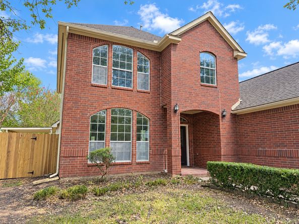 206 Hartwood Court, Sugar Land TX 77479