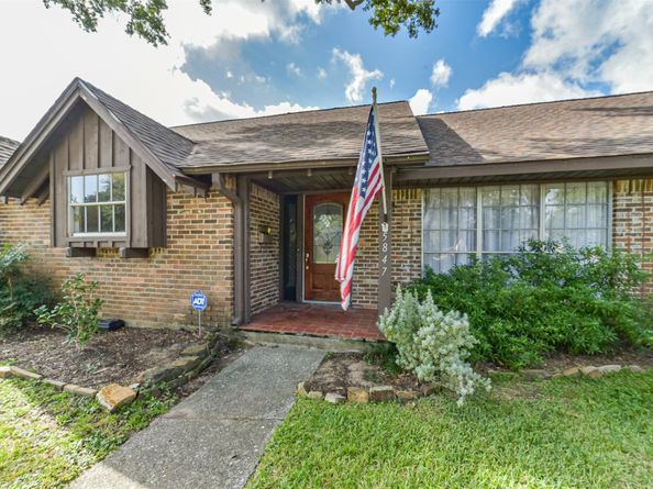 5847 Paisley Street, Houston TX 77096