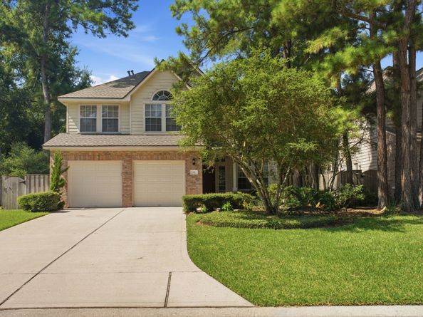 96 E Lakeridge Drive, The Woodlands TX 77381