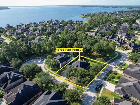 13702 Turn Point Court, Houston TX 77044