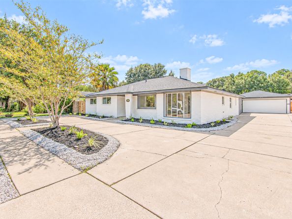 7623 Braes Meadow Drive, Houston TX 77071