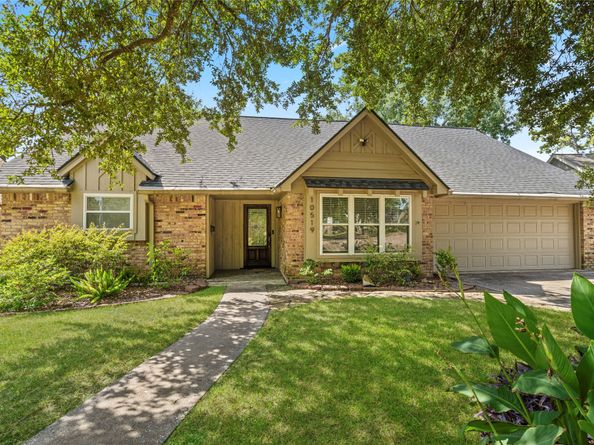 10519 Londonderry Drive, Houston TX 77043