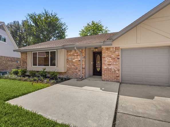 9739 Philmont Drive, Houston TX 77080