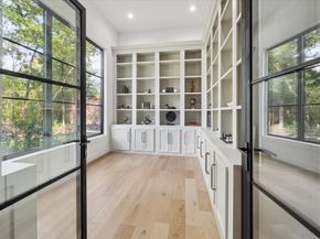 11 River Circle, Houston TX 77063