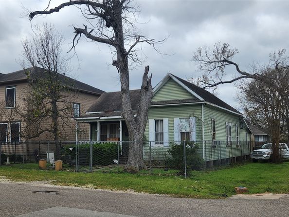 211 Tabor Street, Houston TX 77009