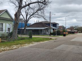 211 Tabor Street, Houston TX 77009