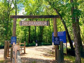 1064 Shoal Creek Trail, Conroe TX 77304