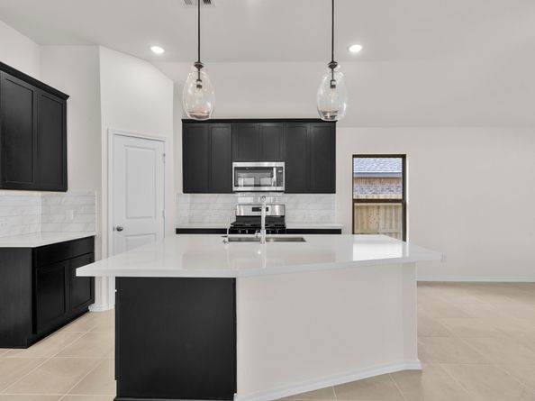 1064 Shoal Creek Trail, Conroe TX 77304