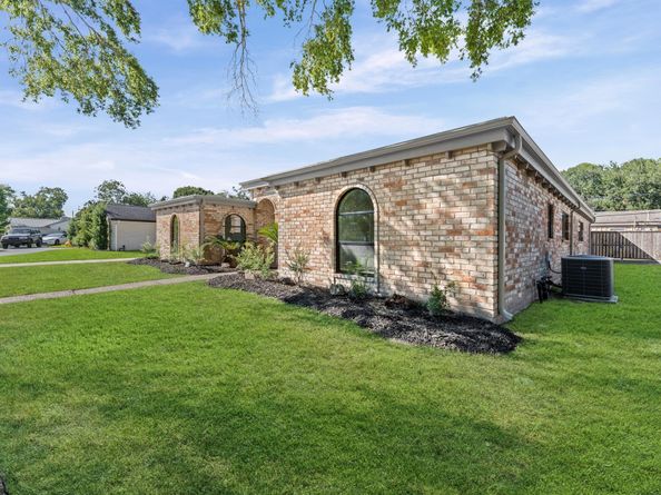 5634 Jason Street, Houston TX 77096