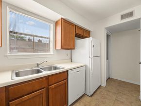 3100 Walnut Bend Lane 120, Houston TX 77042