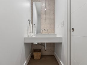 2047 Westcreek Lane 708, Houston TX 77027