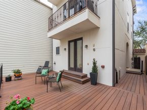 5733 Kiam Street, Houston TX 77007