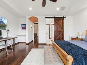 5733 Kiam Street, Houston TX 77007