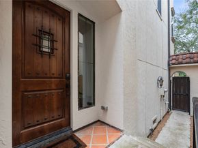 5733 Kiam Street, Houston TX 77007