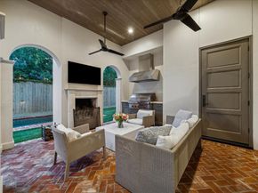 3818 Del Monte Drive, Houston TX 77019